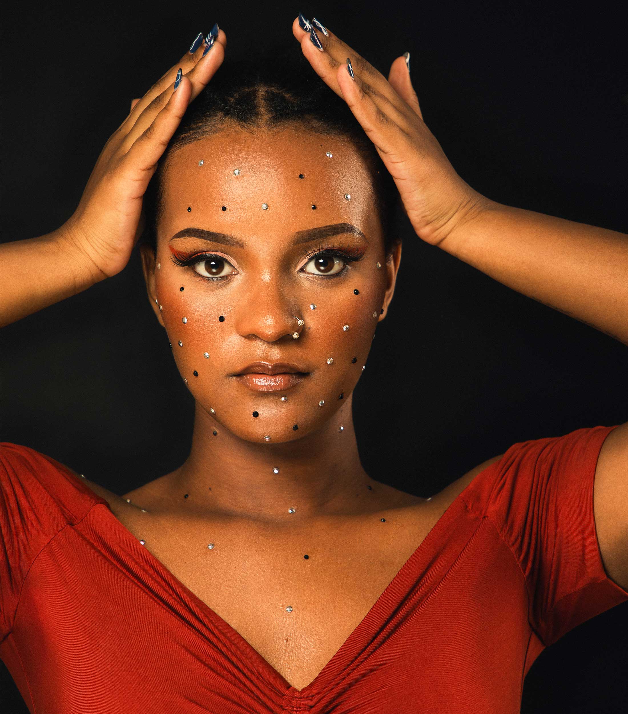 Sculpted editorial beauty portrait with structured lighting and precision skin refinement – Bellezza Scolpita direction by ANGOMAN Editorial Studio